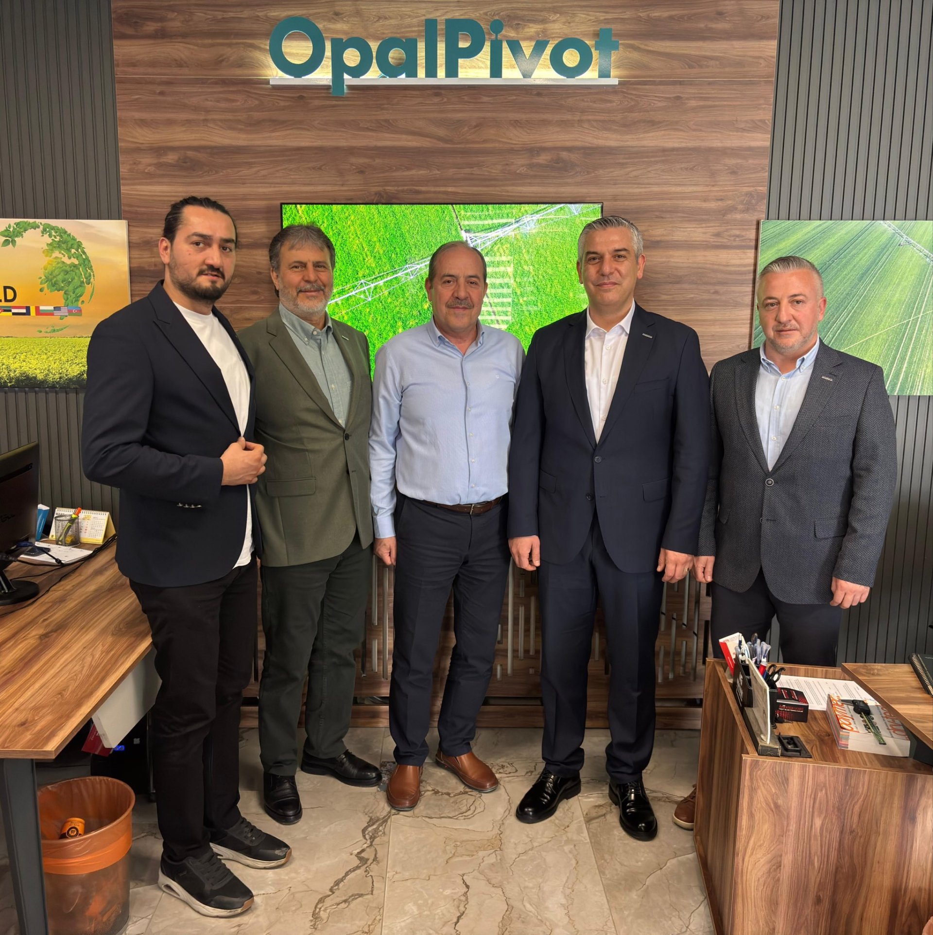 Ahmet Fevzi Soyuğurlu - Opal Pivot