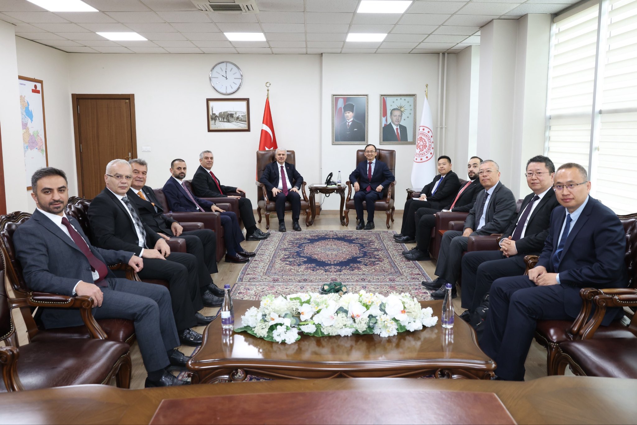 Çin Halk Cumhuriyeti Ankara Büyükelçisi Jiang Xuebin Konya Valisi İbrahim Akın Ziyareti